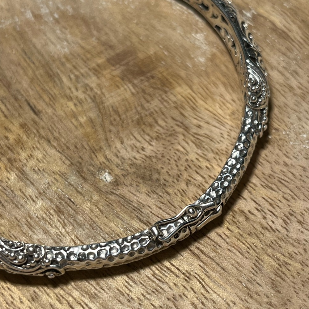 Sarda Artisan Sterling Silver Cut Out Filigree Scroll Hinged Bangle - Picture 8 of 16